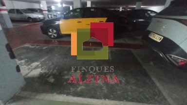 ¡Plaza de Parking en Pubilla Casas!