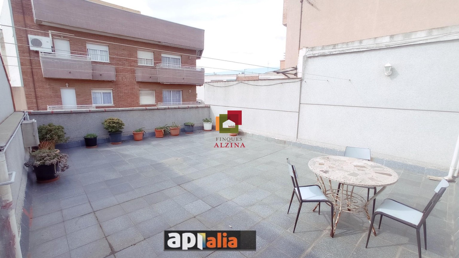 ¡Bienvenidos a esta maravillosa casa en venta en el Pedró!