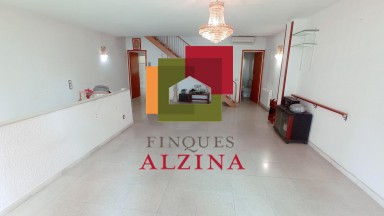 ¡Bienvenidos a esta maravillosa casa en venta en el Pedró!