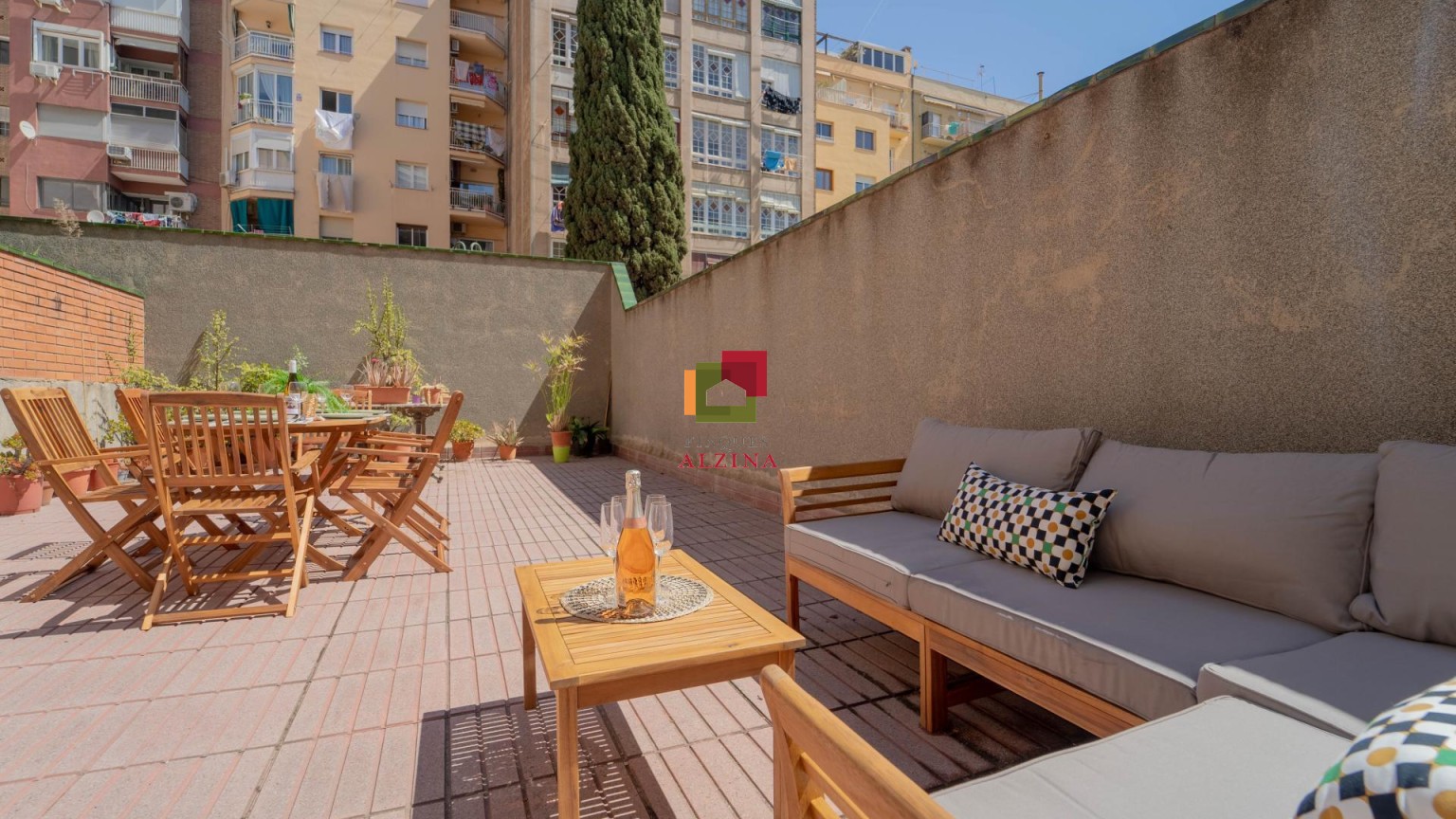 Espectacular habitatge amb gran terrassa de 67m2 situada en el Passeig de Sant Gervasi!