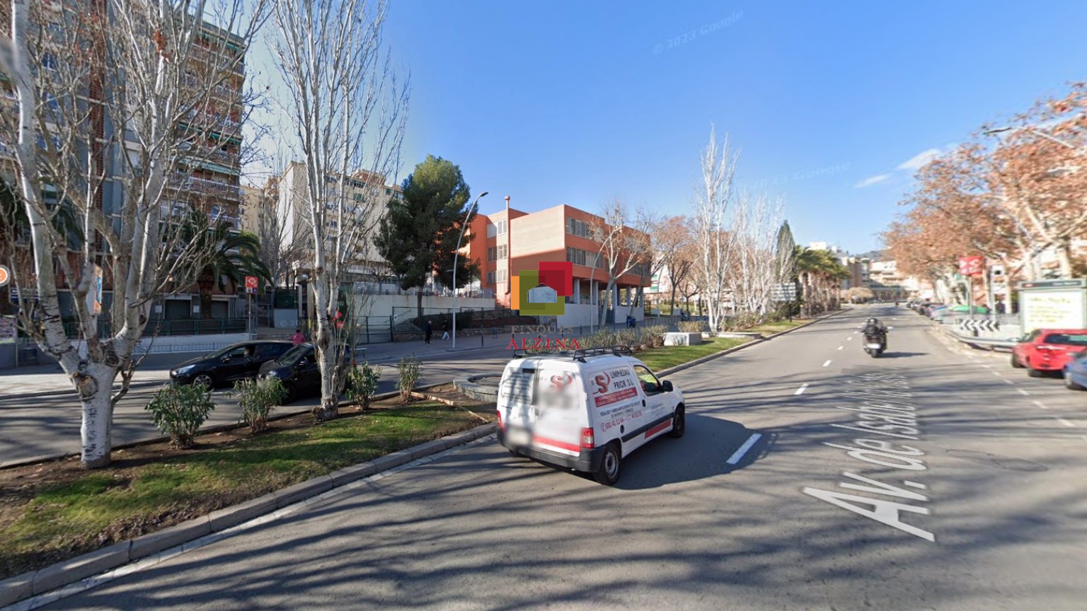 ¡Tu Oasis Urbano te Espera! Espectacular Ático con Terraza en Finca Reformada y Ubicación Perfecta