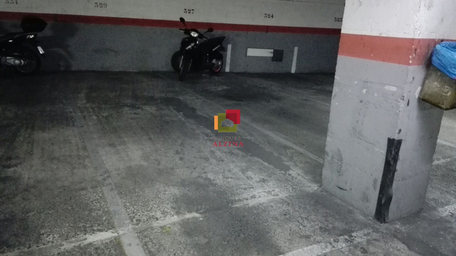 PLAZA DE PARKING EN VENTA PARA COCHE PEQUEÑO Y MOTO