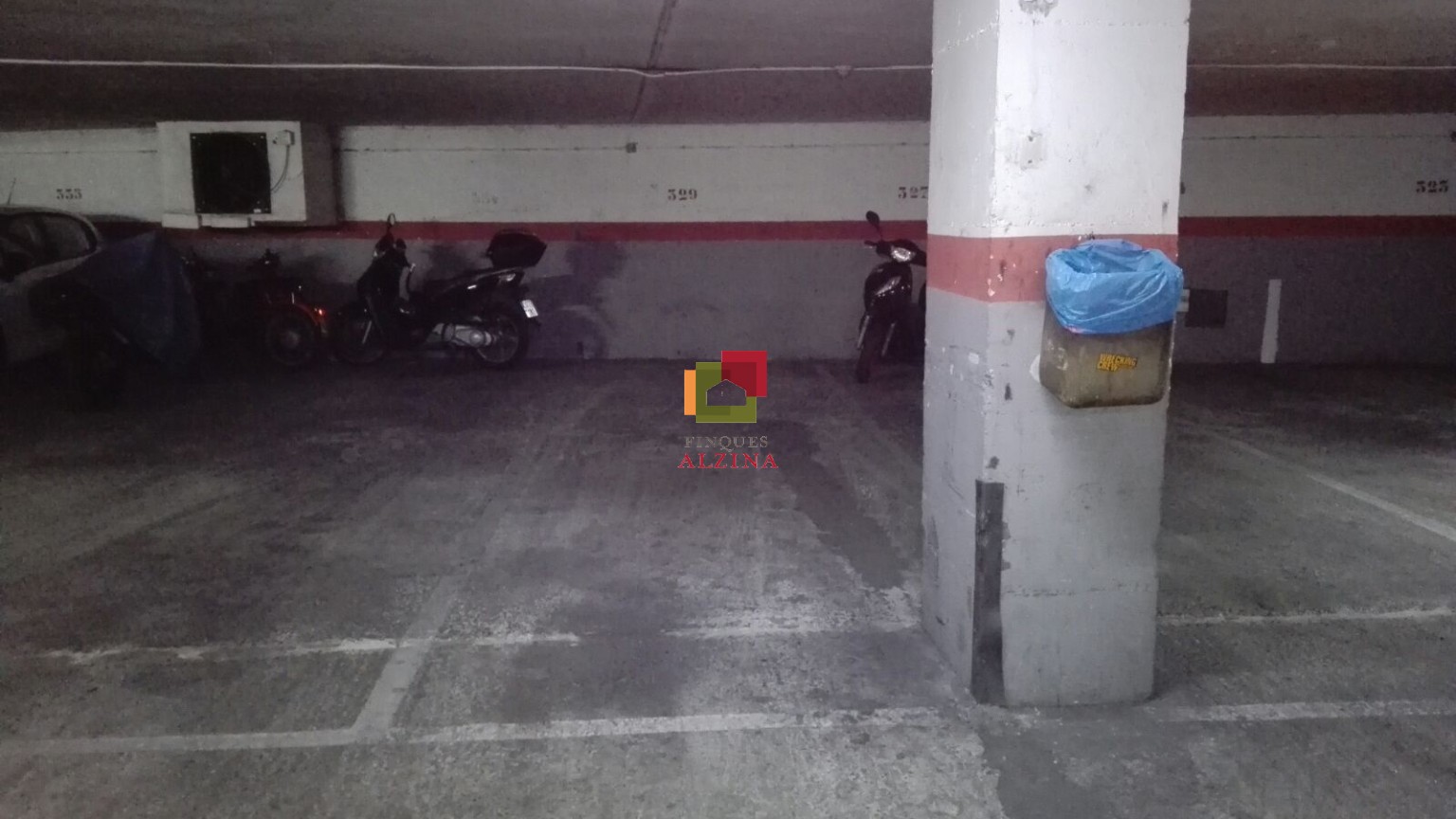 PLAZA DE PARKING EN VENTA PARA COCHE PEQUEÑO Y MOTO