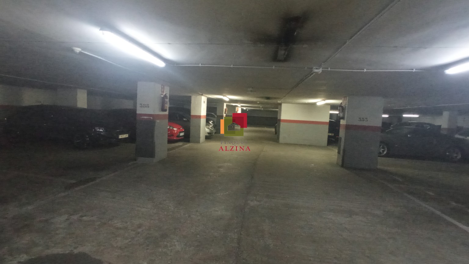 PLAZA DE PARKING EN VENTA PARA COCHE PEQUEÑO Y MOTO