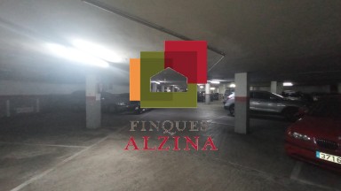 PLAZA DE PARKING EN VENTA PARA COCHE PEQUEÑO Y MOTO