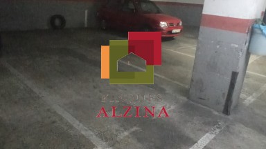 PLAZA DE PARKING EN VENTA PARA COCHE PEQUEÑO Y MOTO