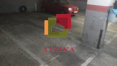 PLAZA DE PARKING EN VENTA PARA COCHE PEQUEÑO Y MOTO