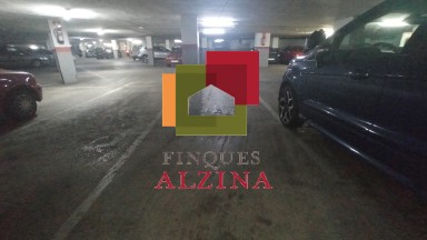 PLAZA DE PARKING EN VENTA PARA COCHE PEQUEÑO Y MOTO