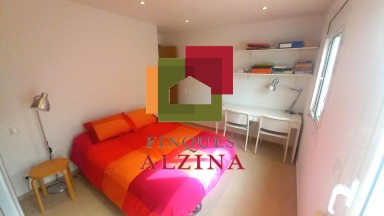 Ático Reformado con Doble Terraza en Pubilla Casa