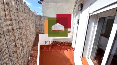 Ático Reformado con Doble Terraza en Pubilla Casa