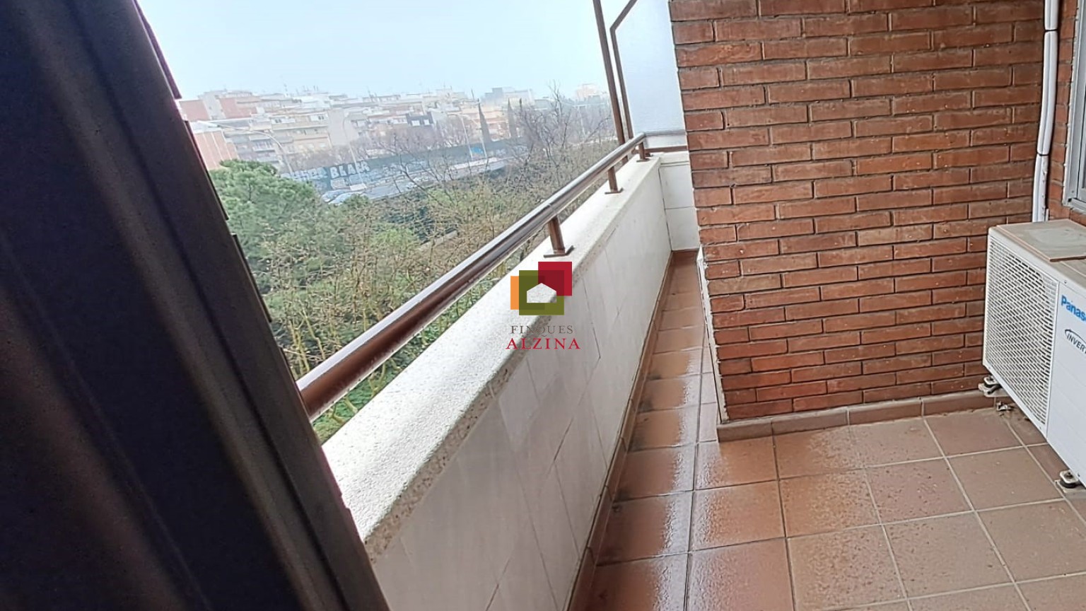 Piso ideal para familias, con grandes posibilidades de reforma