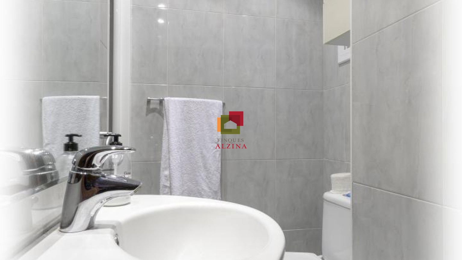 Ático con terraza en venta