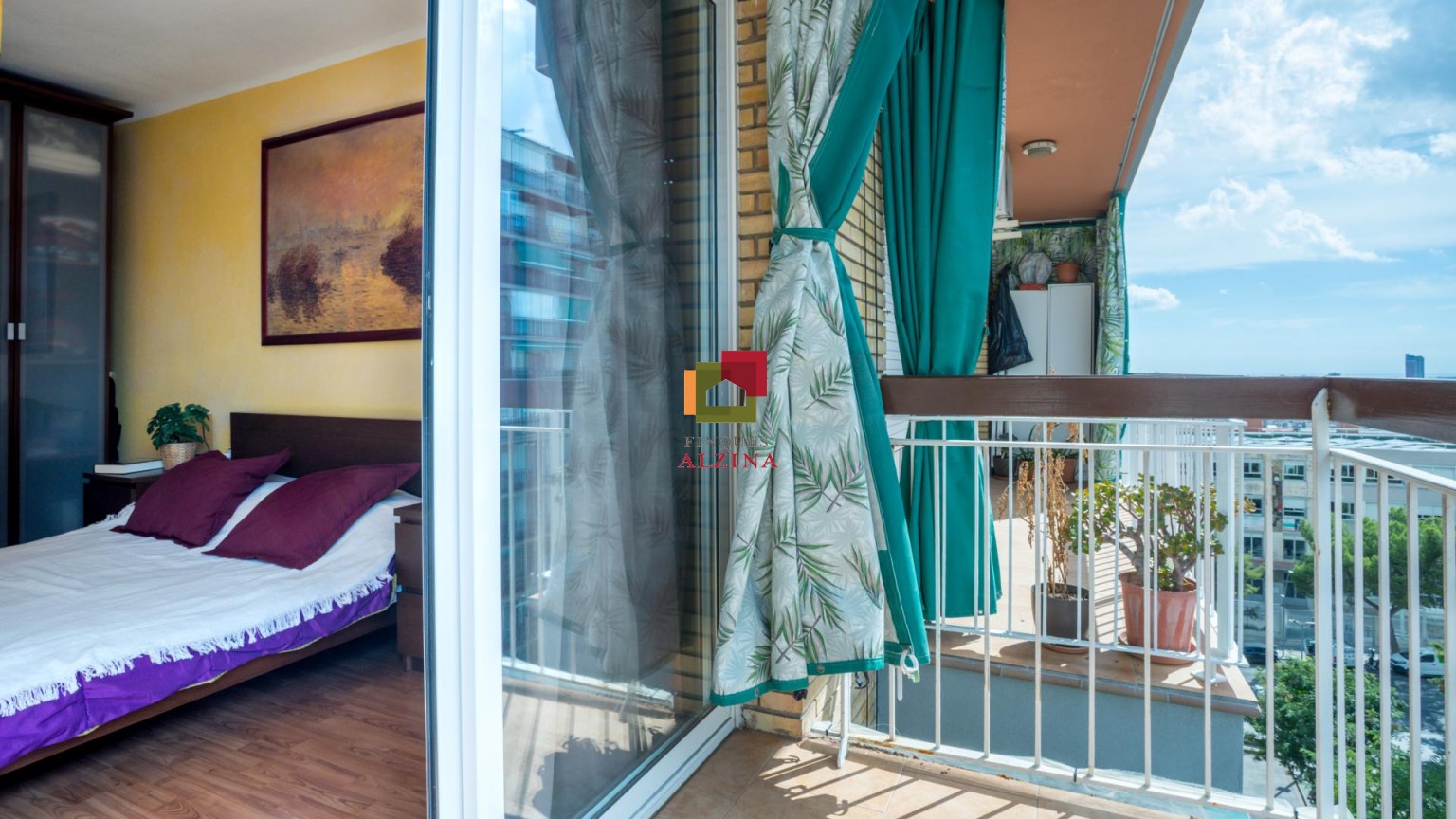 ON LA LLUM ET DONA LA BENVINGUDA CADA DIA