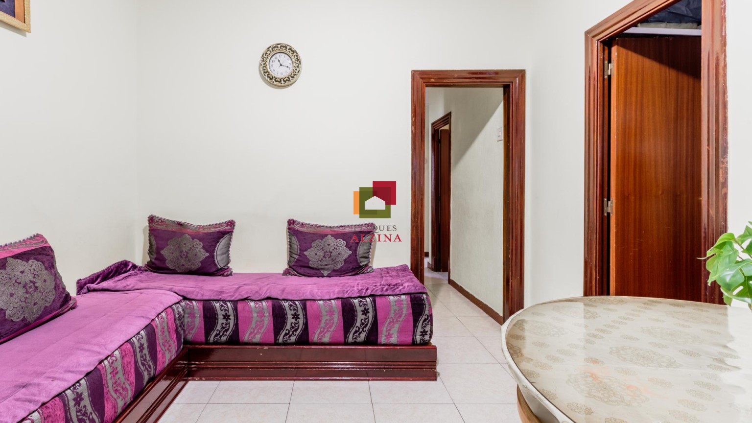 Encantador pis lluminós a Esplugues: comoditat i potencial a cada racó