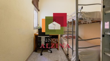 Encantador pis lluminós a Esplugues: comoditat i potencial a cada racó