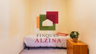 Encantador pis lluminós a Esplugues: comoditat i potencial a cada racó