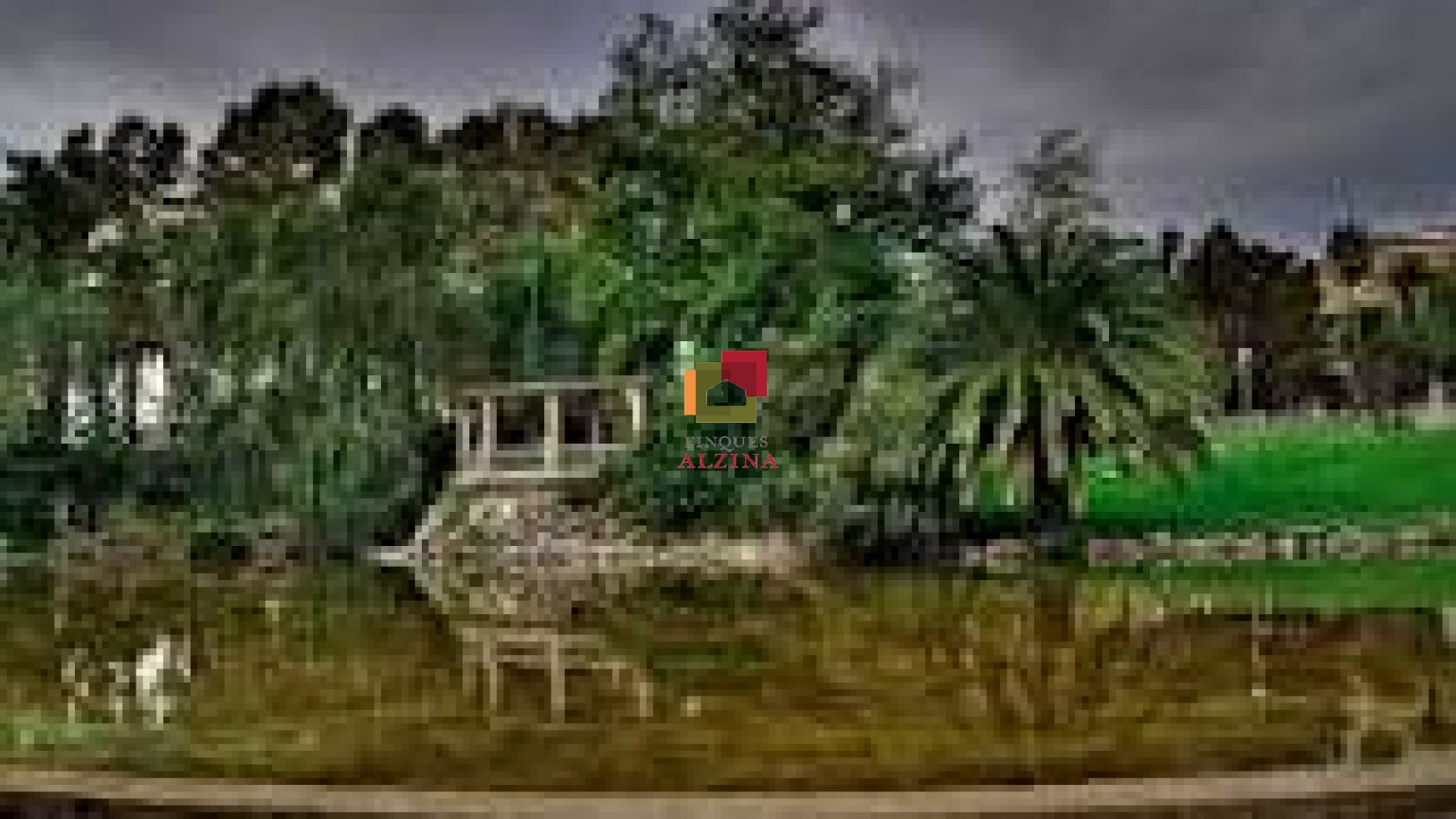 PISO LUMINOSO CON BALCÓN EN UNA DE LAS MEJORES ZONAS DE CORNELLÀ.