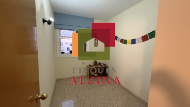 PISO LUMINOSO CON BALCÓN EN UNA DE LAS MEJORES ZONAS DE CORNELLÀ.