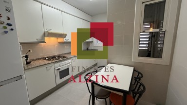 PISO LUMINOSO CON BALCÓN EN UNA DE LAS MEJORES ZONAS DE CORNELLÀ.