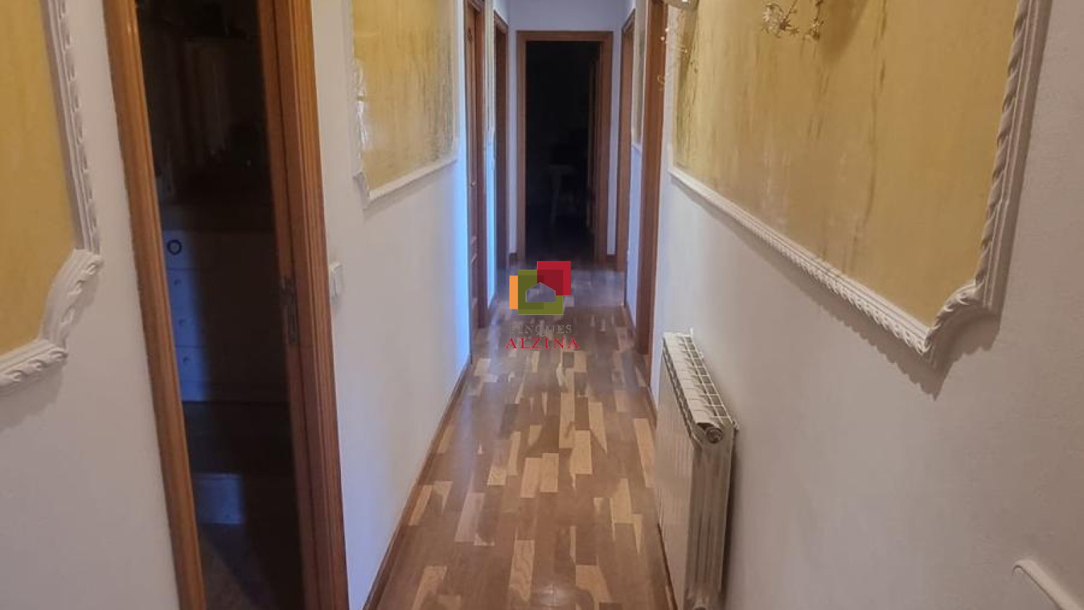 Luminoso piso esquinero con terraza y vistas