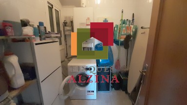 Luminoso piso esquinero con terraza y vistas