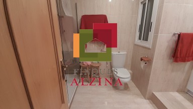 Luminoso piso esquinero con terraza y vistas