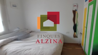 Luminoso piso esquinero con terraza y vistas