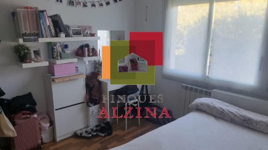 Luminoso piso esquinero con terraza y vistas