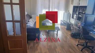 Luminoso piso esquinero con terraza y vistas