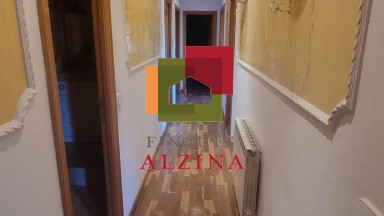 Luminoso piso esquinero con terraza y vistas