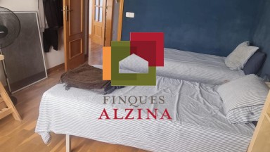 Luminoso piso esquinero con terraza y vistas