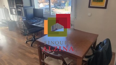 Luminoso piso esquinero con terraza y vistas