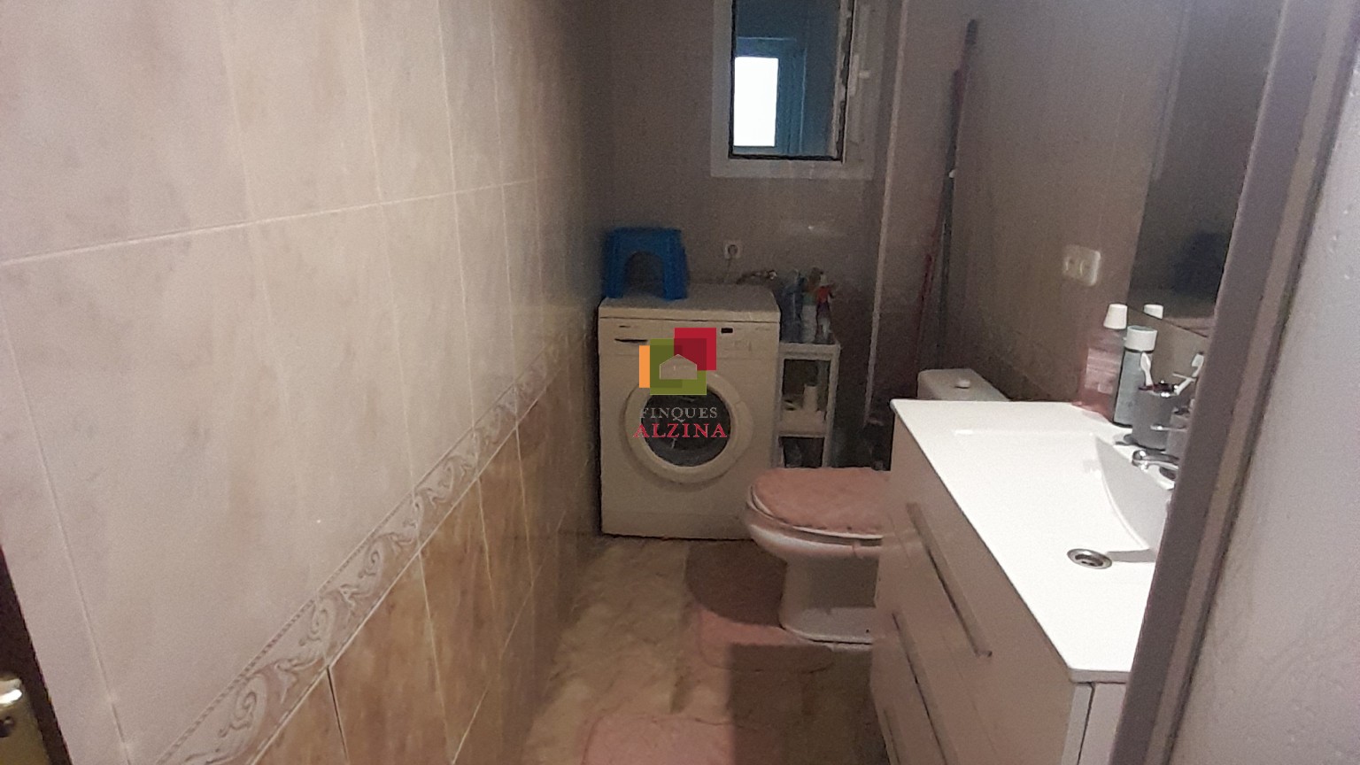 INVERSIÓN CON RENTABILIDAD | Piso con inquilinos en Pubilla Cases