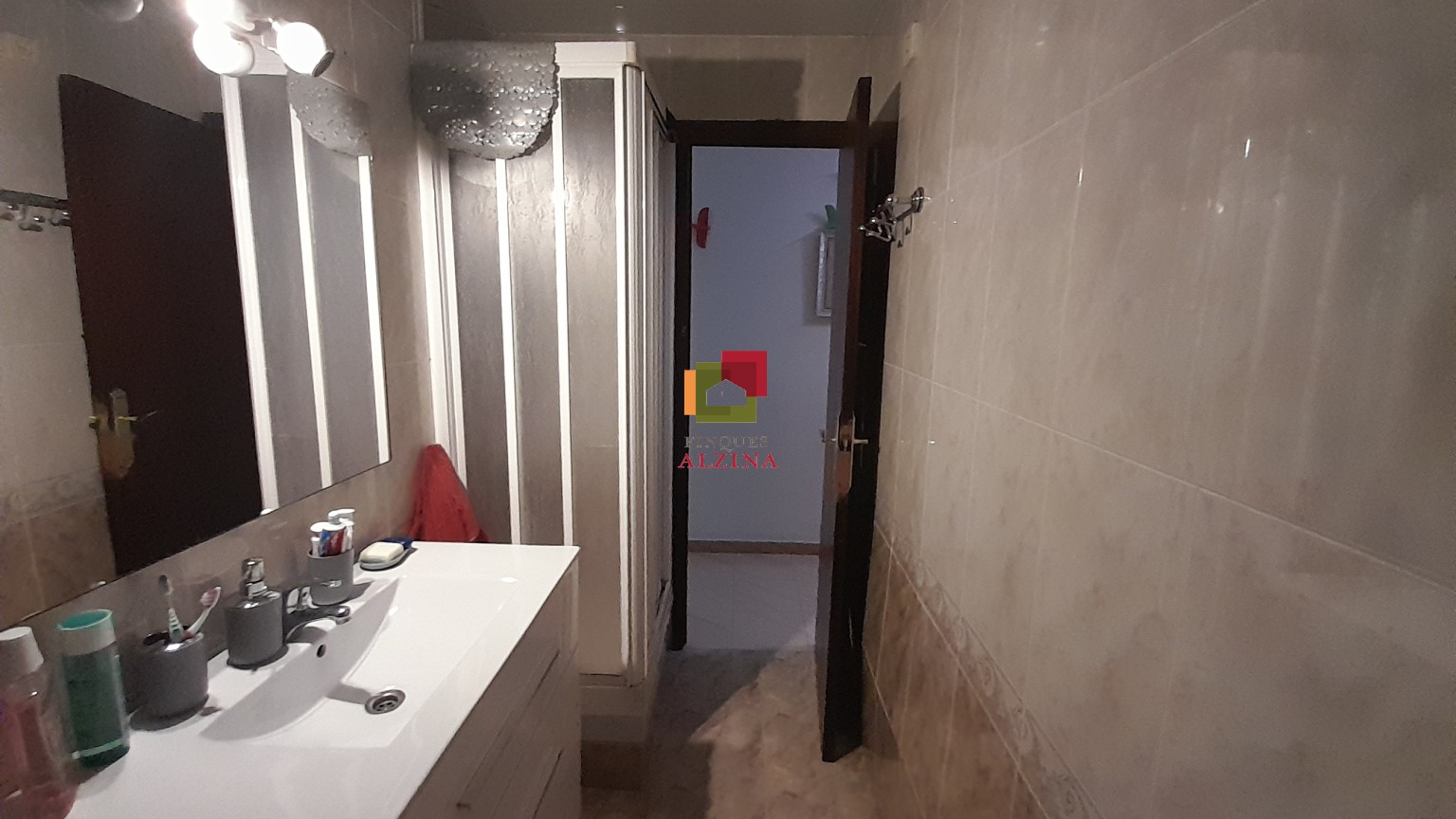 INVERSIÓN CON RENTABILIDAD | Piso con inquilinos en Pubilla Cases