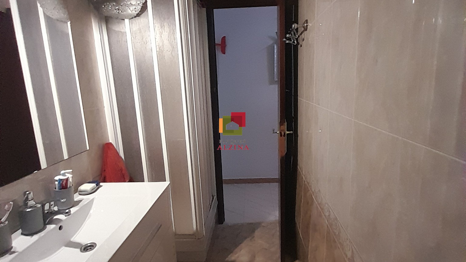 INVERSIÓN CON RENTABILIDAD | Piso con inquilinos en Pubilla Cases