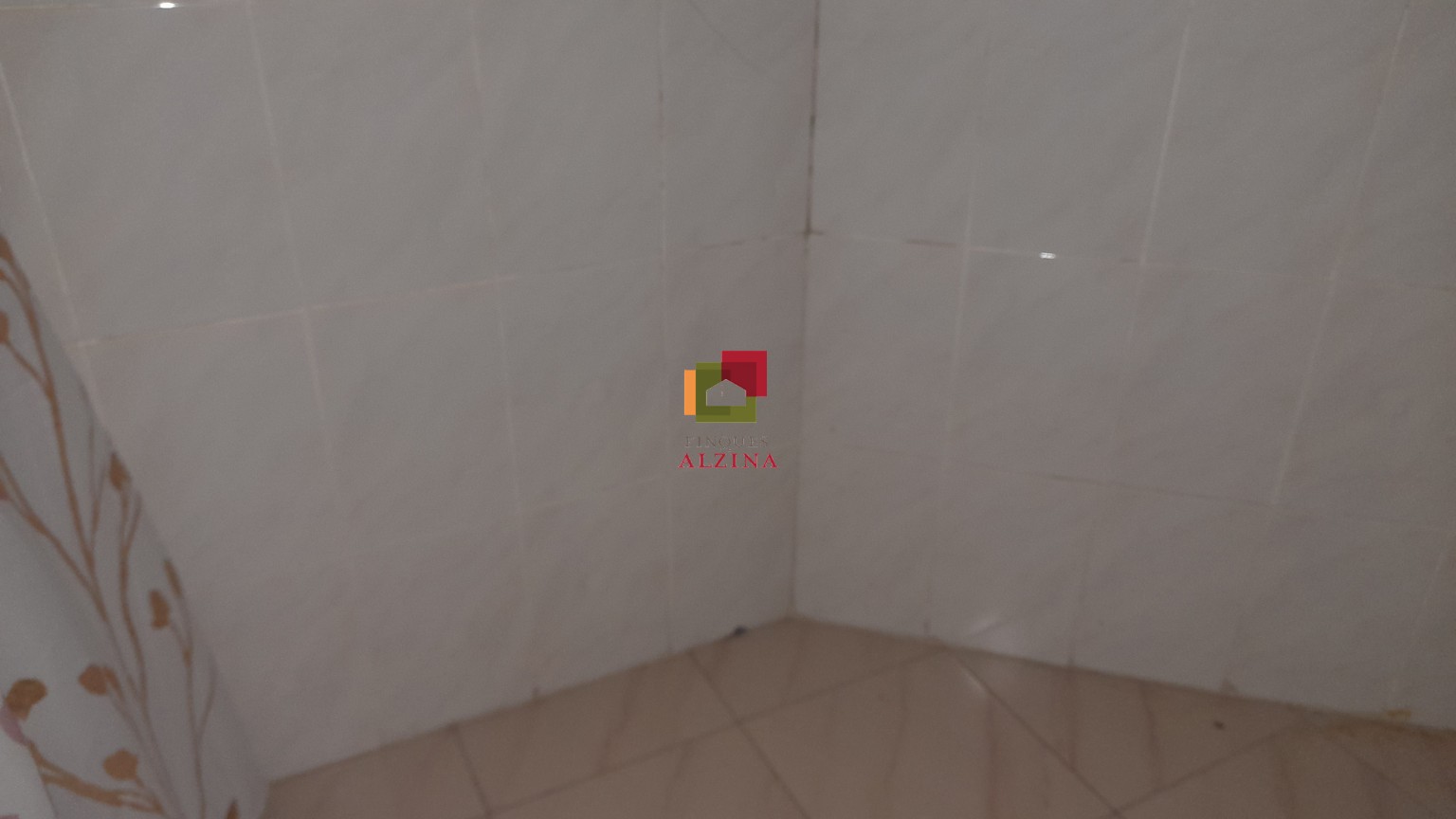 INVERSIÓN CON RENTABILIDAD | Piso con inquilinos en Pubilla Cases