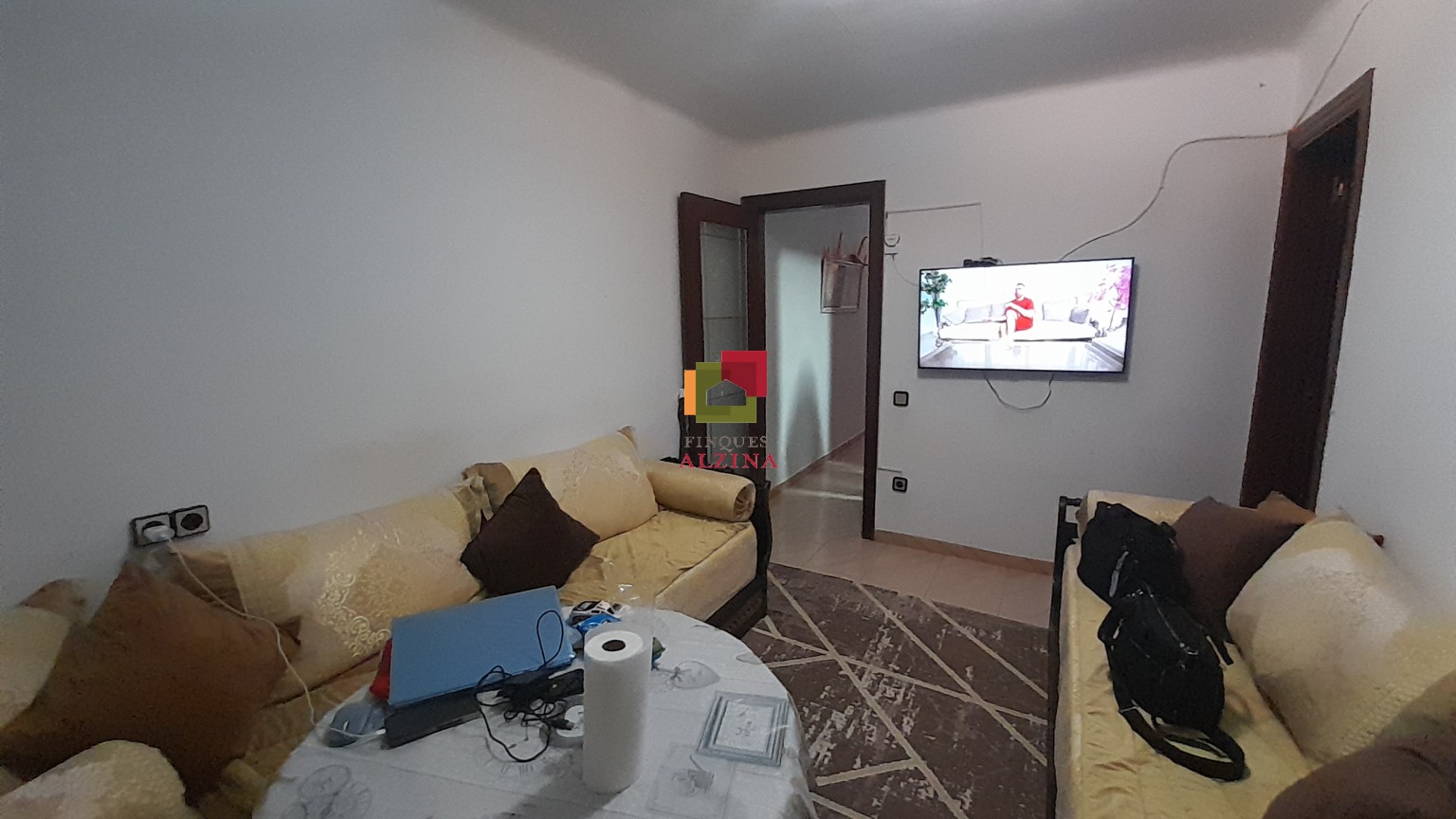 INVERSIÓN CON RENTABILIDAD | Piso con inquilinos en Pubilla Cases