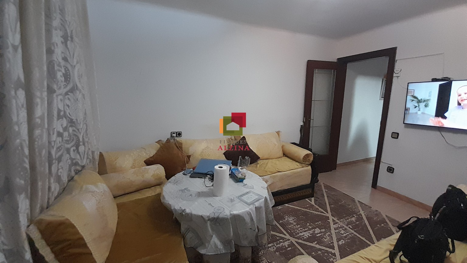 INVERSIÓN CON RENTABILIDAD | Piso con inquilinos en Pubilla Cases