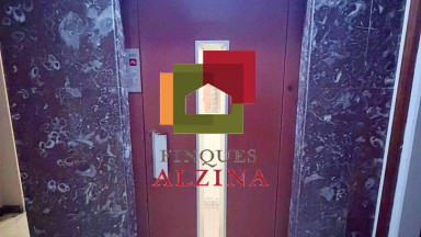 Un hogar luminoso con balcón en Santa Eulàlia: espacio, tranquilidad y conexión con Barcelona