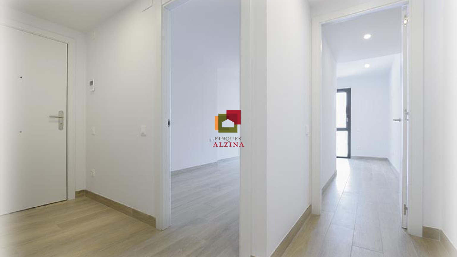 Luminoso piso con balcón y excelentes calidades en Collblanc