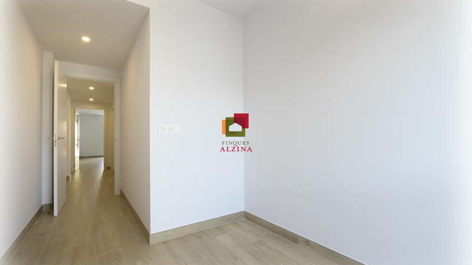 Luminoso piso con balcón y excelentes calidades en Collblanc