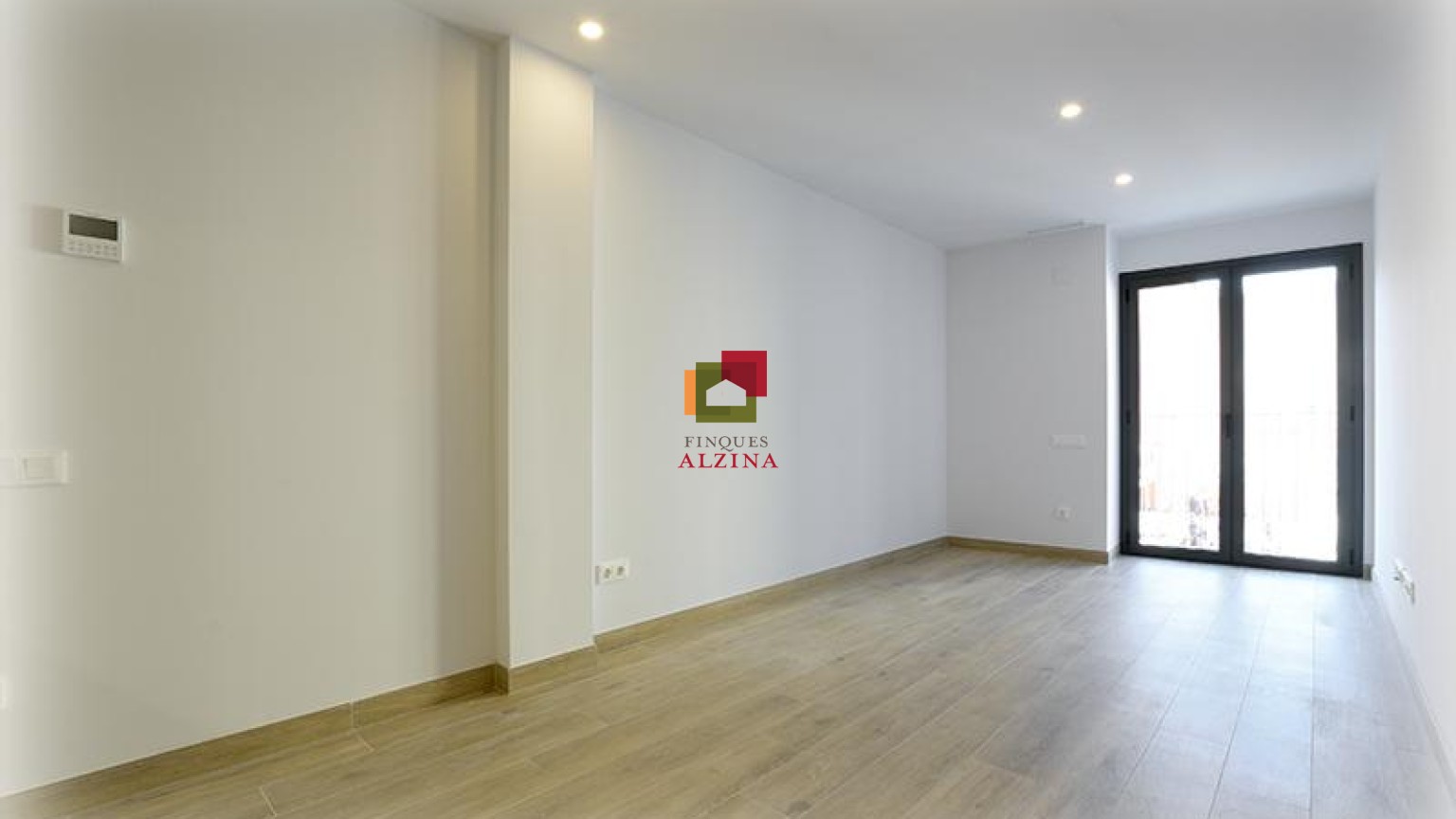 Luminoso piso con balcón y excelentes calidades en Collblanc