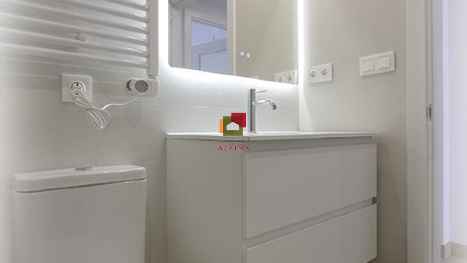 Luminoso piso con balcón y excelentes calidades en Collblanc