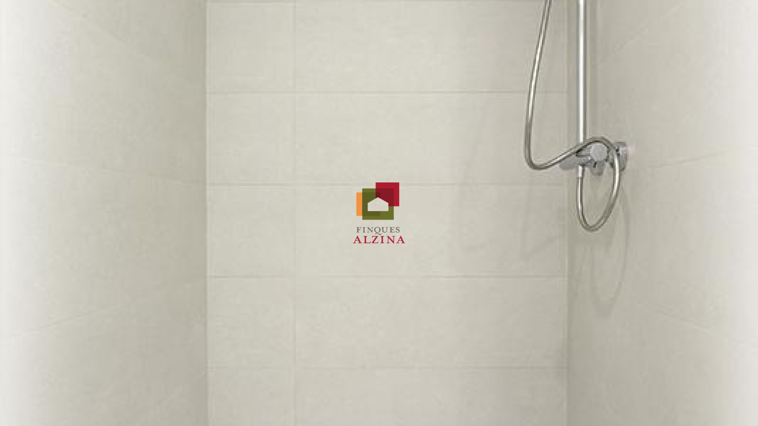 Luminoso piso con balcón y excelentes calidades en Collblanc