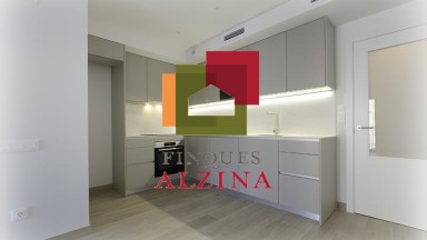 Luminoso piso con balcón y excelentes calidades en Collblanc