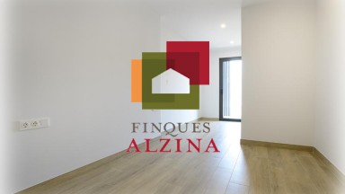 Luminoso piso con balcón y excelentes calidades en Collblanc