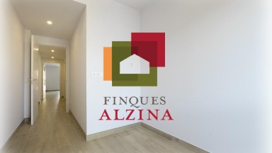 Luminoso piso con balcón y excelentes calidades en Collblanc