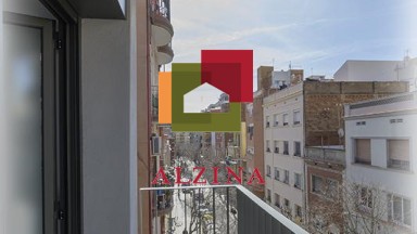 Luminoso piso con balcón y excelentes calidades en Collblanc