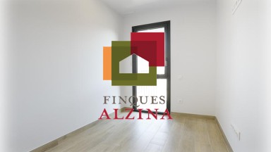 Luminoso piso con balcón y excelentes calidades en Collblanc