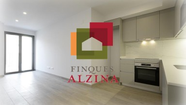 Luminoso piso con balcón y excelentes calidades en Collblanc